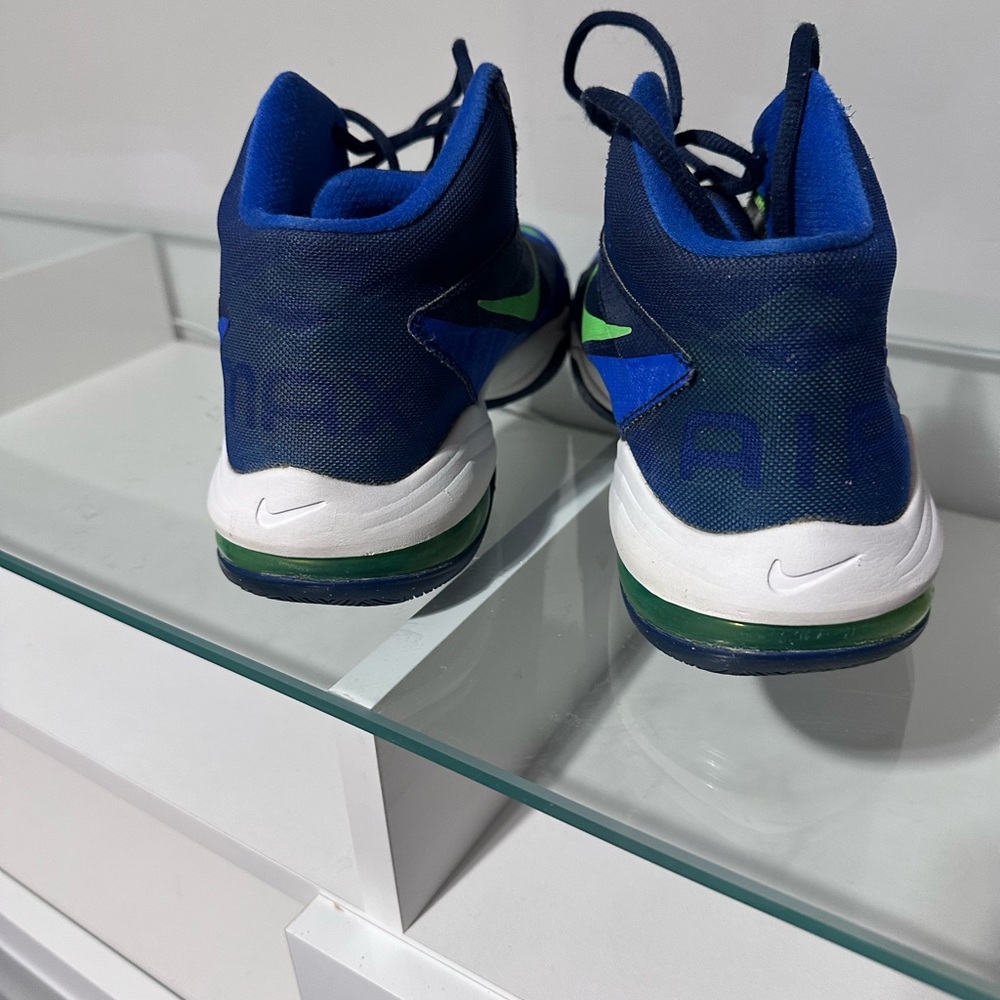 Selling my Nike sneakers - Picture 4 of 5